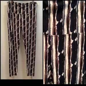 Leggings Women’s Size 12-16 Yoga Waistband Alberta Pattern